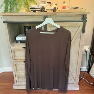 Brown lightweight long sleeve alo tee